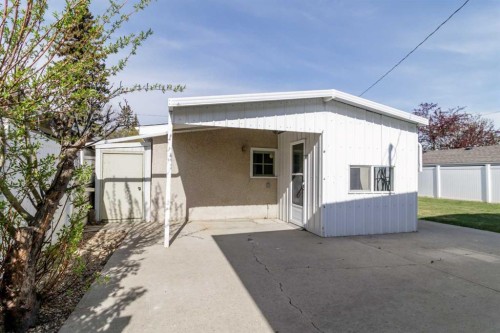 3210 43 Avenue, Red Deer, AB - Outdoor With Exterior