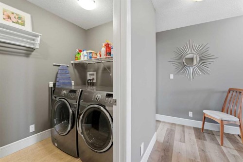 22 Vienna Close, Red Deer, AB - Indoor Photo Showing Laundry Room