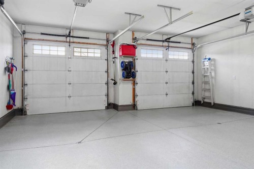 22 Vienna Close, Red Deer, AB - Indoor Photo Showing Garage