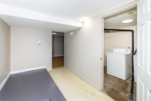 3905 46 Street, Red Deer, AB - Indoor Photo Showing Laundry Room