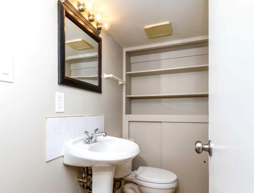 3905 46 Street, Red Deer, AB - Indoor Photo Showing Bathroom