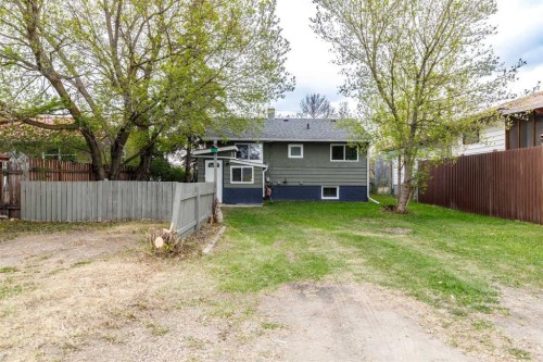 3905 46 Street, Red Deer, AB - Outdoor