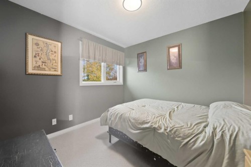 65 Asmundsen Avenue, Red Deer, AB - Indoor Photo Showing Bedroom