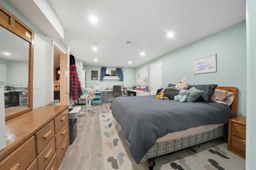 65 Asmundsen Avenue, Red Deer, AB - Indoor Photo Showing Bedroom