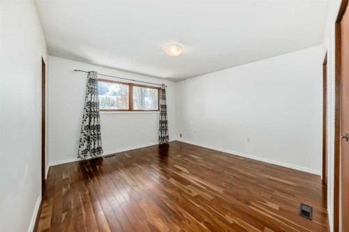 2 Nichols Crescent, Red Deer, AB - Indoor Photo Showing Other Room