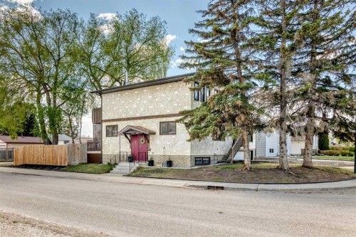 2 Nichols Crescent, Red Deer, AB - Outdoor