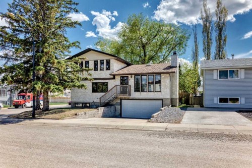2 Nichols Crescent, Red Deer, AB - Outdoor With Facade