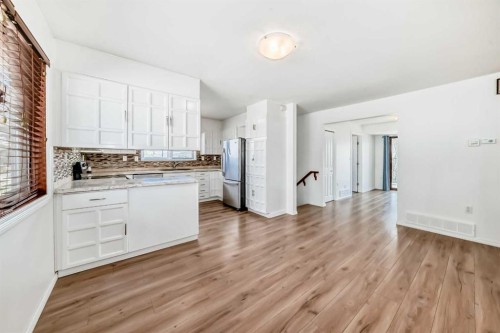 2 Nichols Crescent, Red Deer, AB - Indoor Photo Showing Kitchen