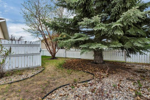 26 Dale Close, Red Deer, AB - Outdoor