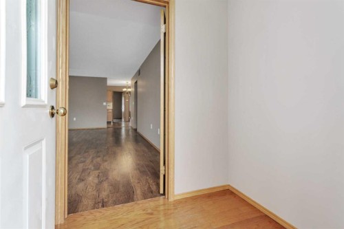 26 Dale Close, Red Deer, AB - Indoor Photo Showing Other Room