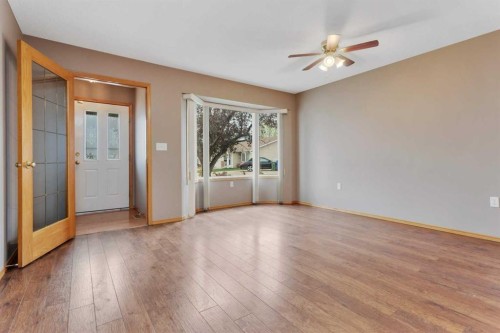 26 Dale Close, Red Deer, AB - Indoor Photo Showing Other Room