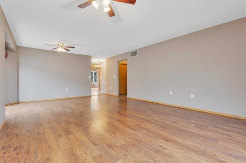 26 Dale Close, Red Deer, AB - Indoor Photo Showing Other Room