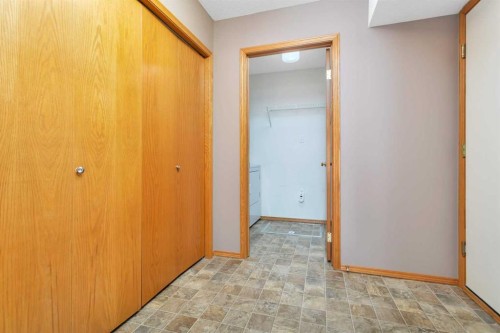 26 Dale Close, Red Deer, AB - Indoor Photo Showing Other Room