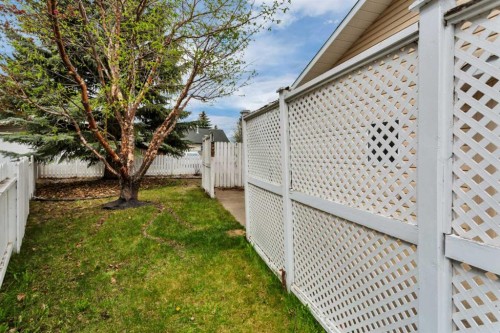 26 Dale Close, Red Deer, AB - Outdoor