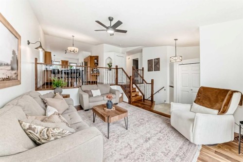 6 Timmons Close, Lacombe, AB - Indoor Photo Showing Living Room