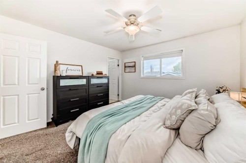 6 Timmons Close, Lacombe, AB - Indoor Photo Showing Bedroom