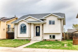 6 Timmons Close Lacombe, AB T4L 2M7