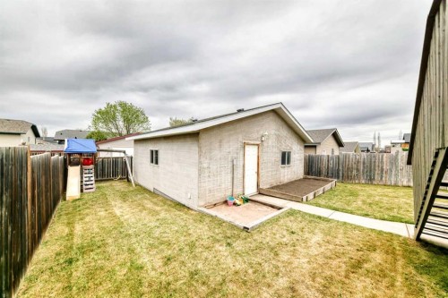 6 Timmons Close, Lacombe, AB - Outdoor With Exterior