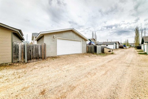 6 Timmons Close, Lacombe, AB - Outdoor With Exterior