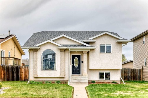 6 Timmons Close, Lacombe, AB - Outdoor With Facade