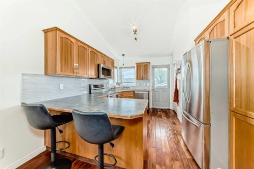 6 Timmons Close, Lacombe, AB - Indoor Photo Showing Kitchen