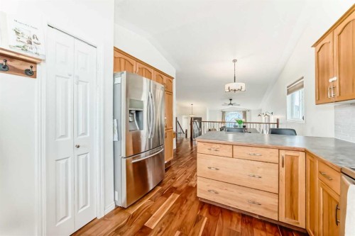 6 Timmons Close, Lacombe, AB - Indoor Photo Showing Kitchen