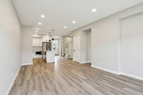 400 Fireside Drive, Cochrane, AB - Indoor Photo Showing Kitchen