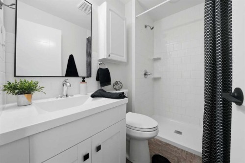 105 Cunningham Crescent, Red Deer, AB - Indoor Photo Showing Bathroom