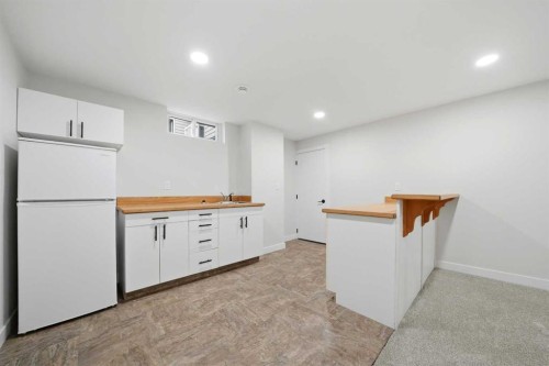 105 Cunningham Crescent, Red Deer, AB - Indoor Photo Showing Other Room