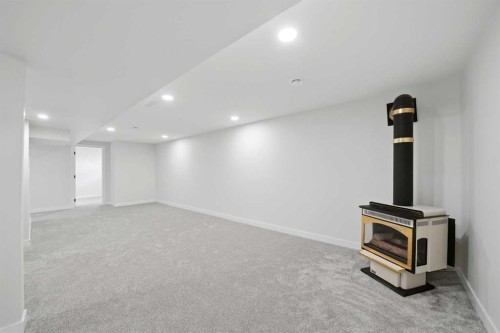 105 Cunningham Crescent, Red Deer, AB - Indoor Photo Showing Other Room