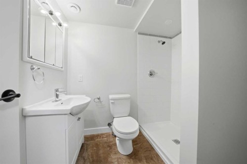 105 Cunningham Crescent, Red Deer, AB - Indoor Photo Showing Bathroom