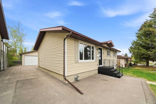 105 Cunningham Crescent, Red Deer, AB - Outdoor With Exterior