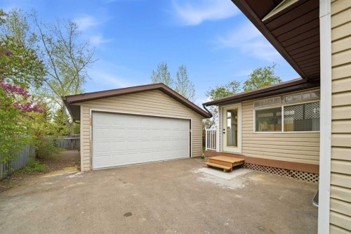 105 Cunningham Crescent, Red Deer, AB - Outdoor With Exterior