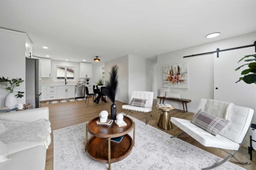 105 Cunningham Crescent, Red Deer, AB - Indoor Photo Showing Living Room