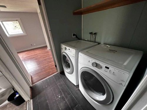 68 Norby Crescent, Red Deer, AB - Indoor Photo Showing Laundry Room