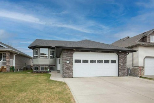 124 Vincent Close  Red Deer, AB T4R 0H8