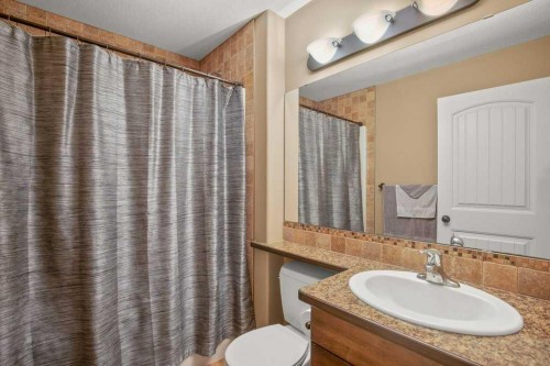 124 Vincent Close, Red Deer, AB 