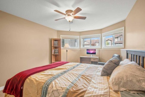 124 Vincent Close, Red Deer, AB 