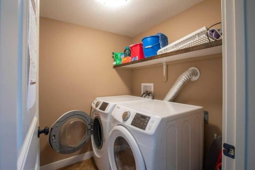 124 Vincent Close, Red Deer, AB 