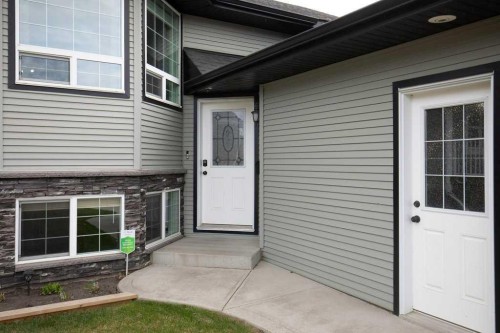 124 Vincent Close, Red Deer, AB 