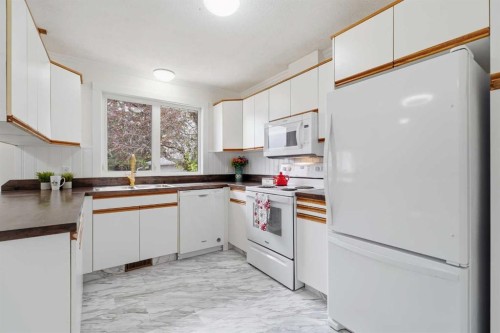 35 Ayers Avenue, Red Deer, AB 