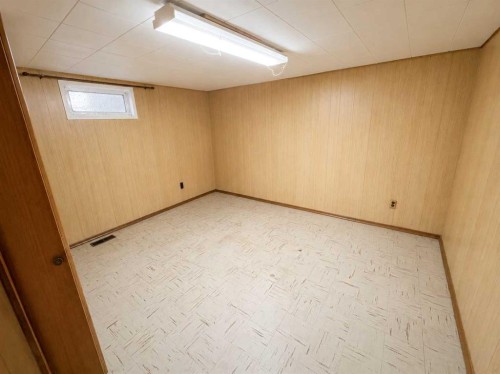 5110 51, Castor, AB - Indoor Photo Showing Basement