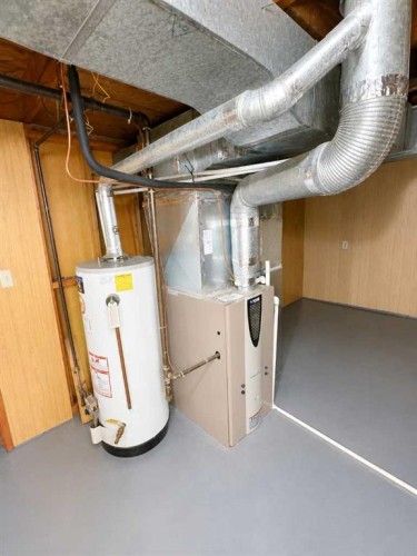 5110 51, Castor, AB - Indoor Photo Showing Basement