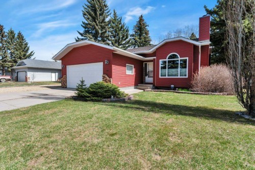 8 Petticoat Lane  Lacombe, AB T4L 1T6
