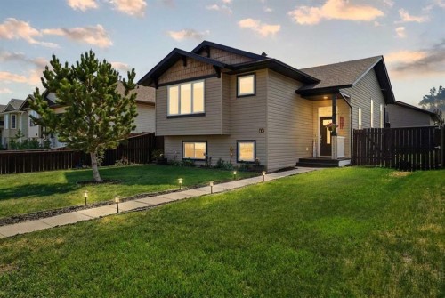 65 Garden Road  Lacombe, AB T4L 2P1