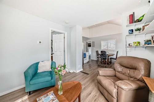 5602 51 Avenue, Lacombe, AB - Indoor Photo Showing Living Room