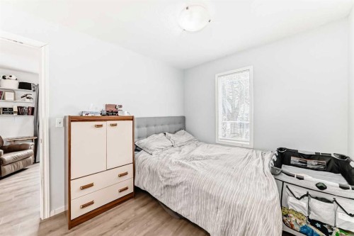 5602 51 Avenue, Lacombe, AB - Indoor Photo Showing Bedroom