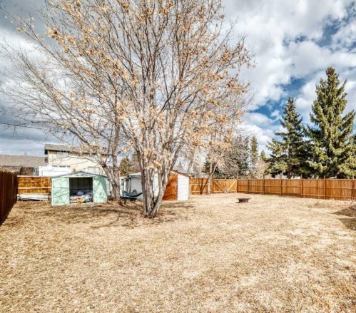 5602 51 Avenue, Lacombe, AB - Outdoor