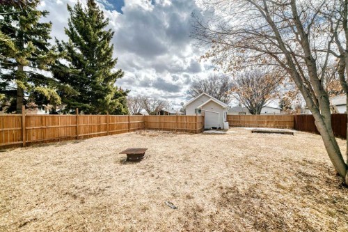 5602 51 Avenue, Lacombe, AB - Outdoor