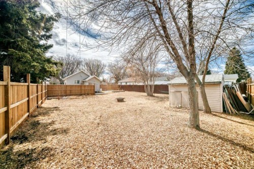 5602 51 Avenue, Lacombe, AB - Outdoor